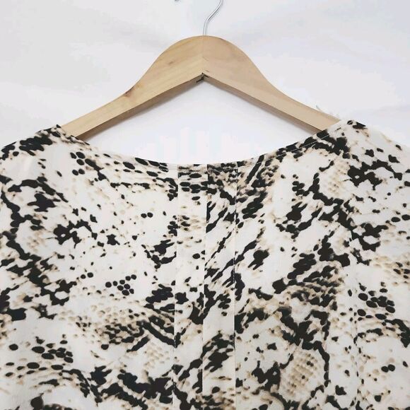 Rose & Olive Women Snake Print Popover Top Size 3X Ivory Split V Flowy Office - Picture 6 of 8